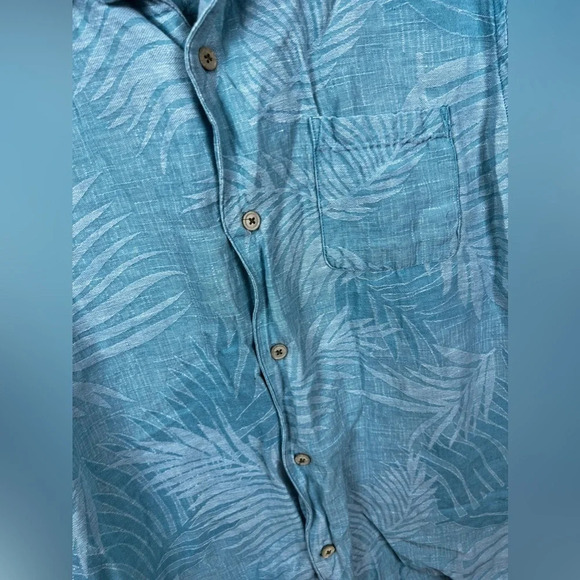 28 Palms • Blue Palm Silk Linen Button Down Short Sleeve Shirt - Picture 6 of 7